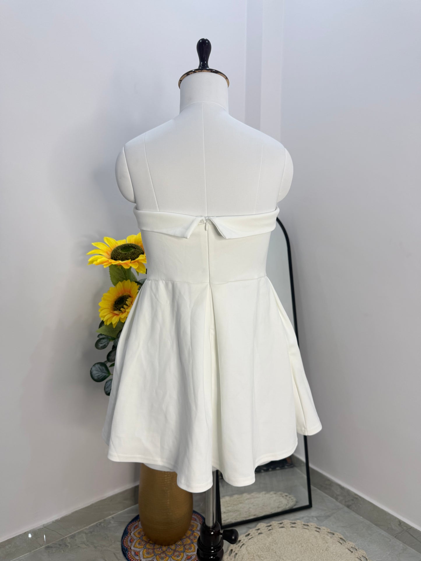 White short dress (size m)
